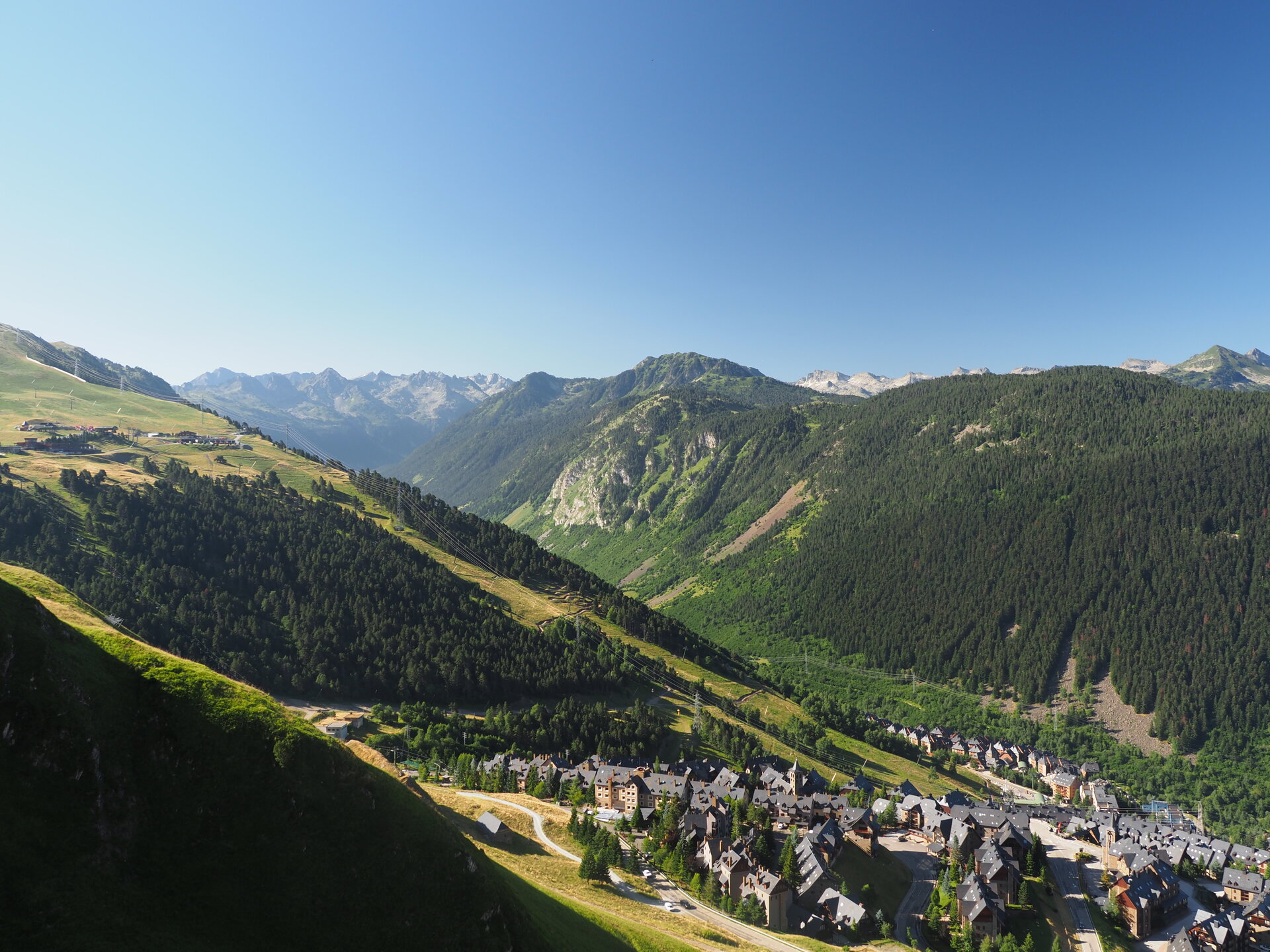 Baqueira Beret en été — Via Pirineo