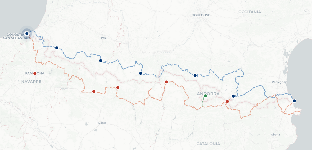 Carte du circuit Via Pirineo — versant français (bleu) et espagnol (rouge) avec Andorre